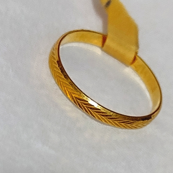 18KT Milor Made in ITALY  🪙 Yellow Gold Herringbo - Picture 2 of 8